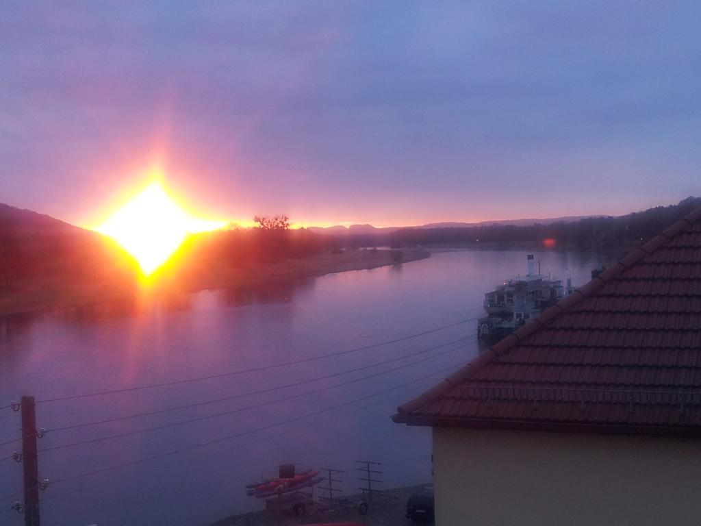 Ferienwohnung An Der Elbe Дрезден Екстериор снимка